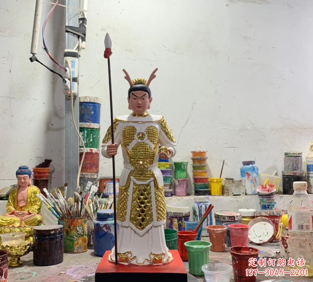 日照玻璃钢龙王三太子雕塑传承传统文化的艺术瑰宝