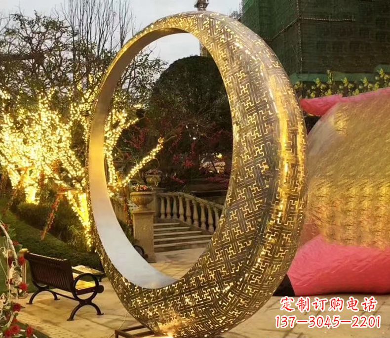 日照不锈钢发光月亮雕塑艺术与科技的结合