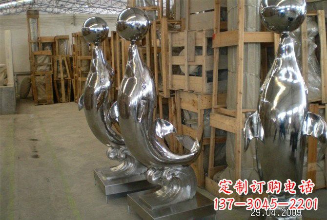 日照不锈钢海豚顶球雕塑
