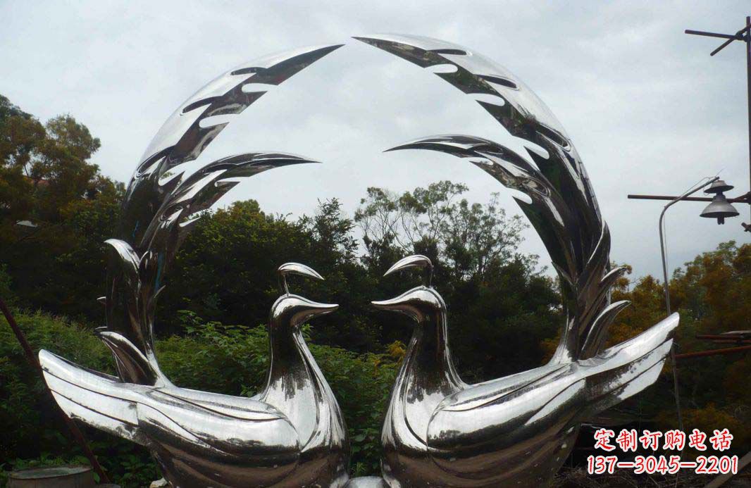 日照不锈钢孔雀雕塑浪漫与灵动