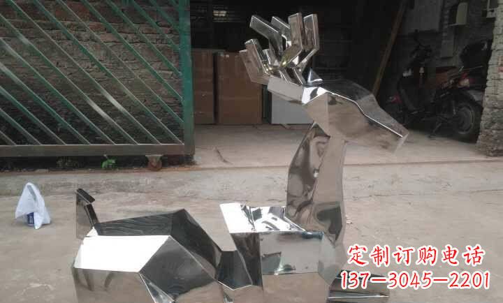 日照不锈钢鹿雕塑艺术之美
