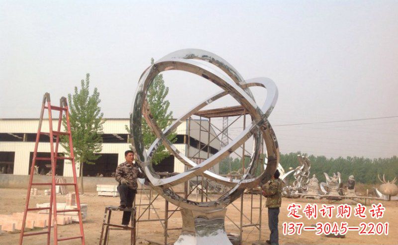 日照不锈钢抽象圆环雕塑。