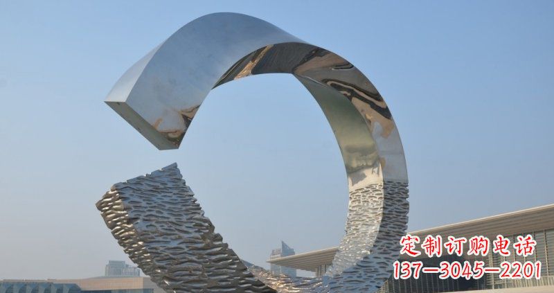 日照环绕城市的不锈钢圆环雕塑