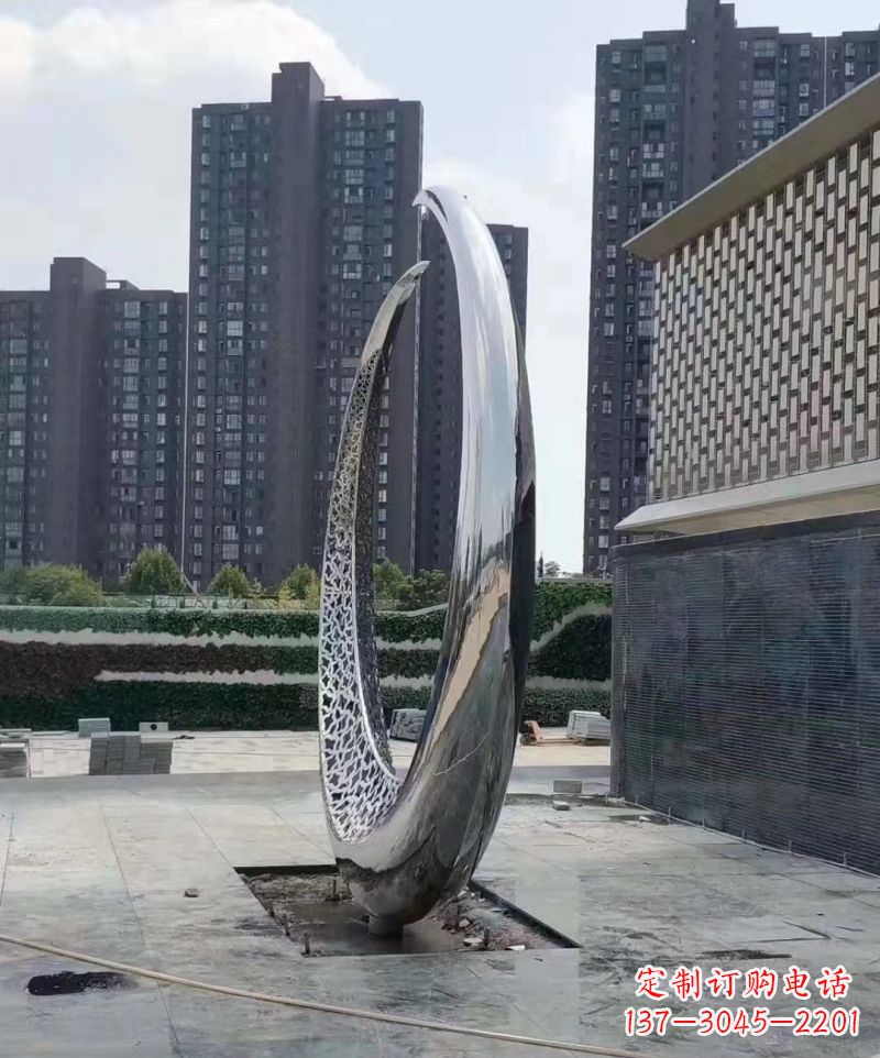 日照精美不锈钢月亮雕塑