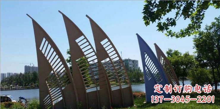 日照不锈钢公园的船帆雕塑