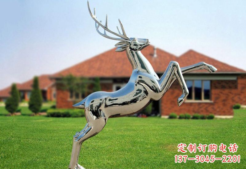 日照梅花鹿雕塑 镜面反射着璀璨美景