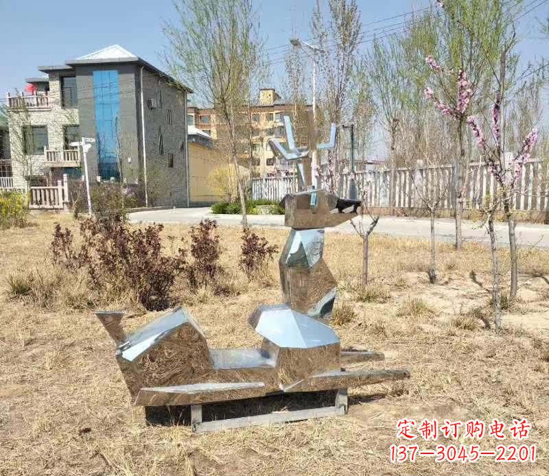 日照不锈钢公园小鹿雕塑给公园带来温馨气息
