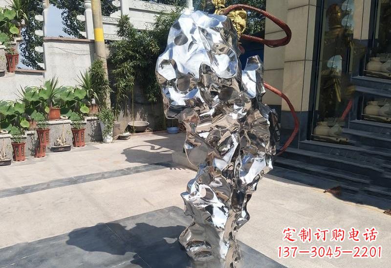 日照太湖石雕塑传承中华文化精髓