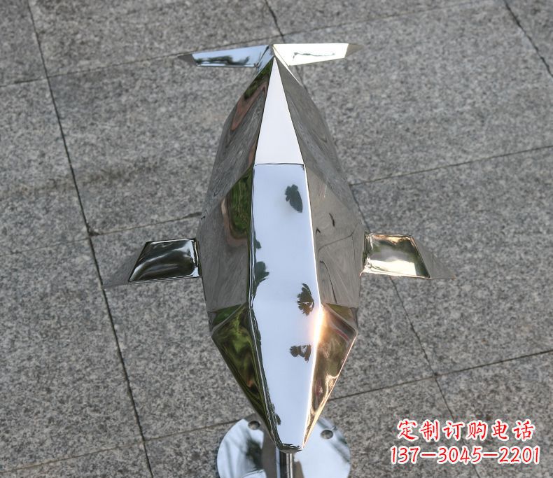 日照海豚雕塑令不锈钢广场更加灿烂