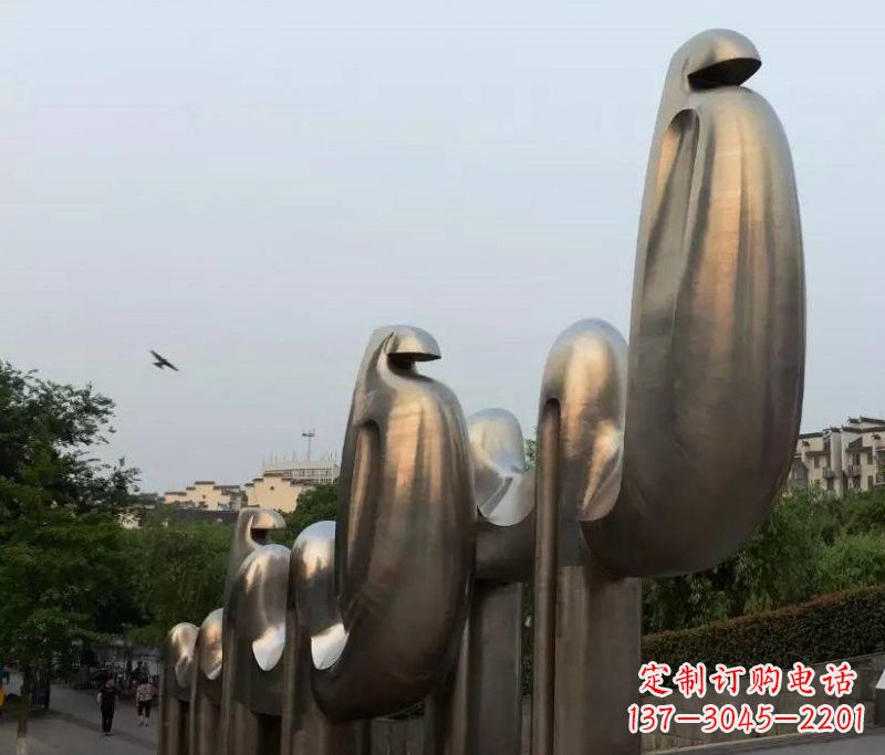 日照不锈钢骆驼雕塑给城市增添新魅力