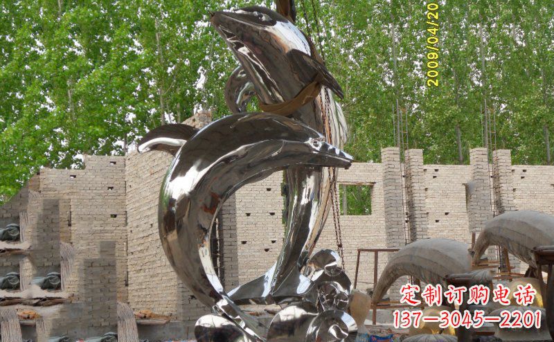 日照海豚之美不锈钢海边雕塑