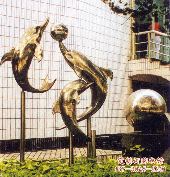 日照海豚跃动的校园雕塑