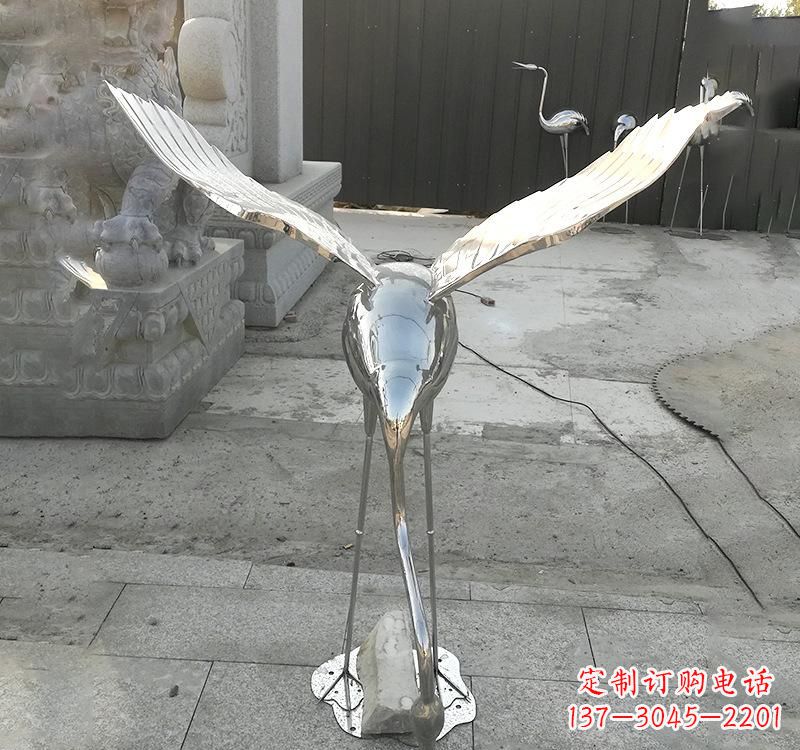 日照不锈钢仙鹤雕塑美丽与坚固并存