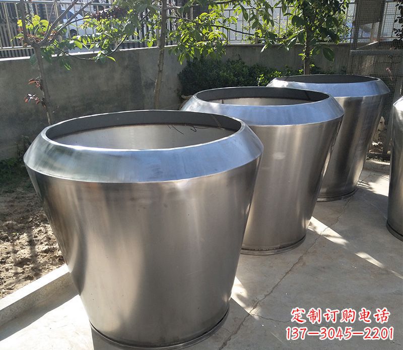 日照不锈钢花盆雕塑给你的家园增添一份独特的美