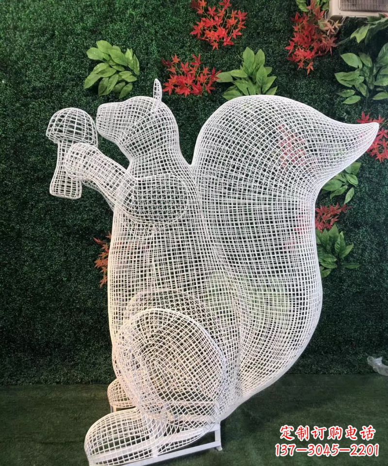 日照不锈钢松鼠雕塑展现自然的美