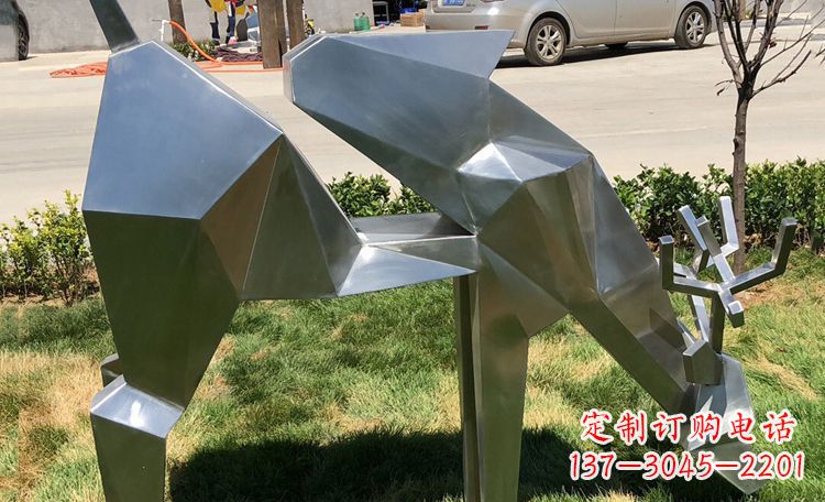 日照不锈钢梅花鹿雕塑给公园带来美丽风景