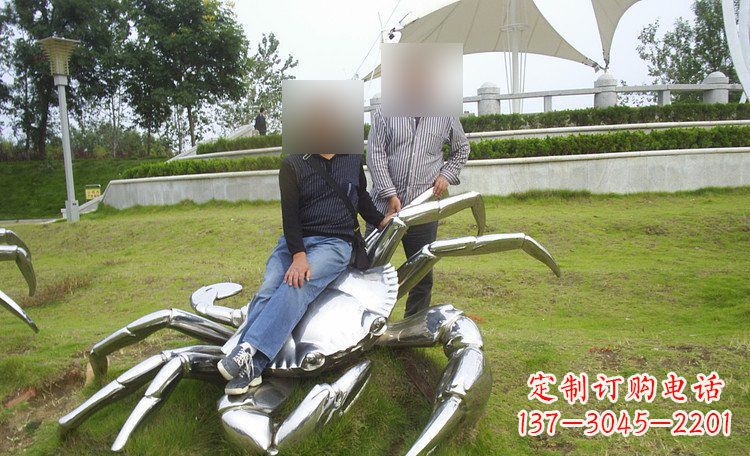 日照不锈钢螃蟹雕塑艺术美化公园环境
