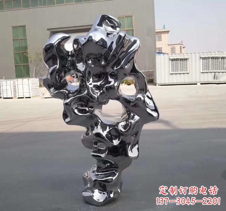 日照太湖石雕塑精美的艺术瑰宝