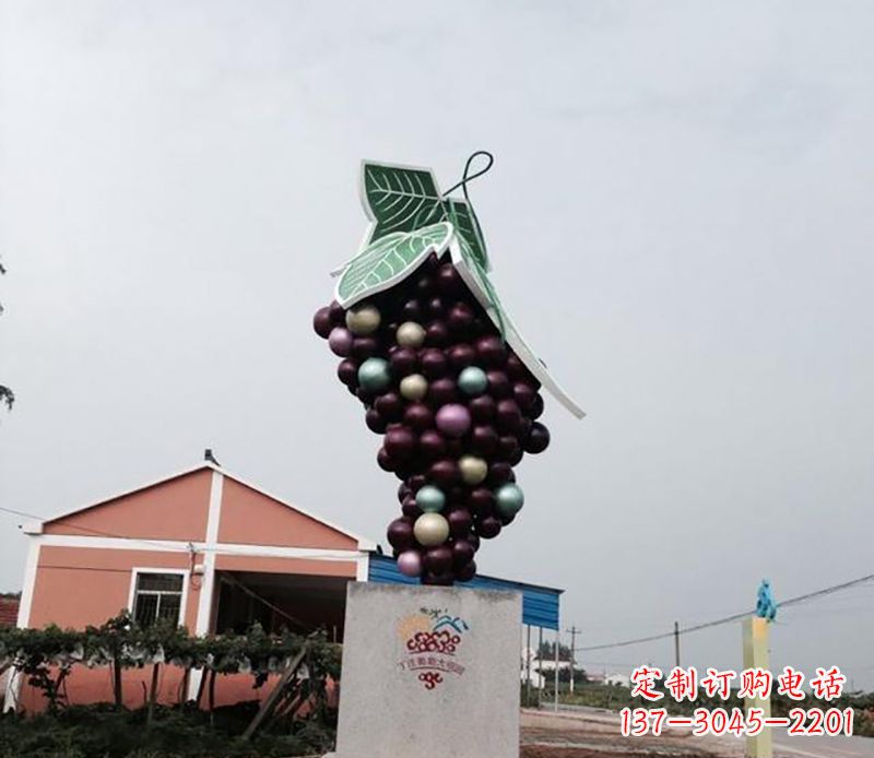 日照精美绝伦的不锈钢葡萄雕塑