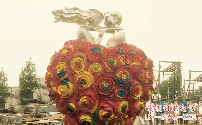 日照浪漫之美——不锈钢情侣结婚雕塑