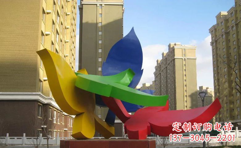 日照不锈钢树叶景观雕塑美丽而精致