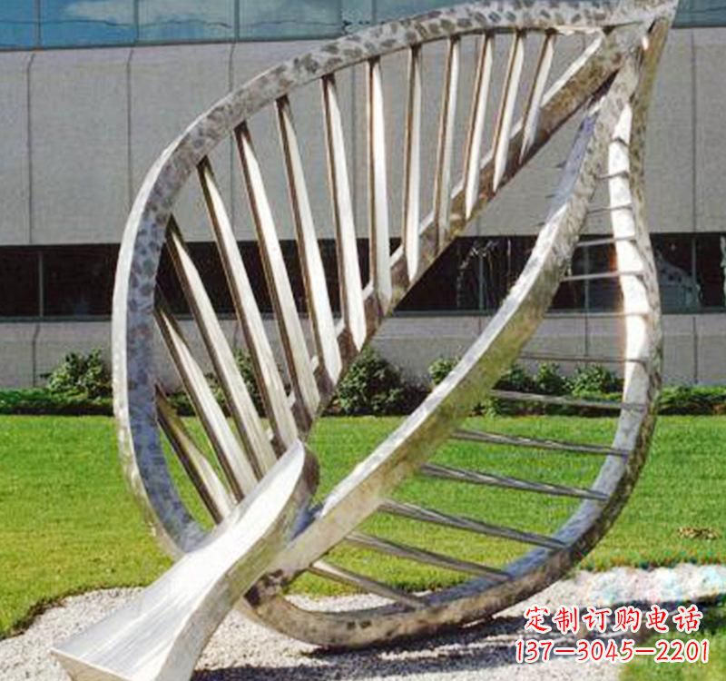 日照不锈钢树叶镂空景观雕塑精美而古朴