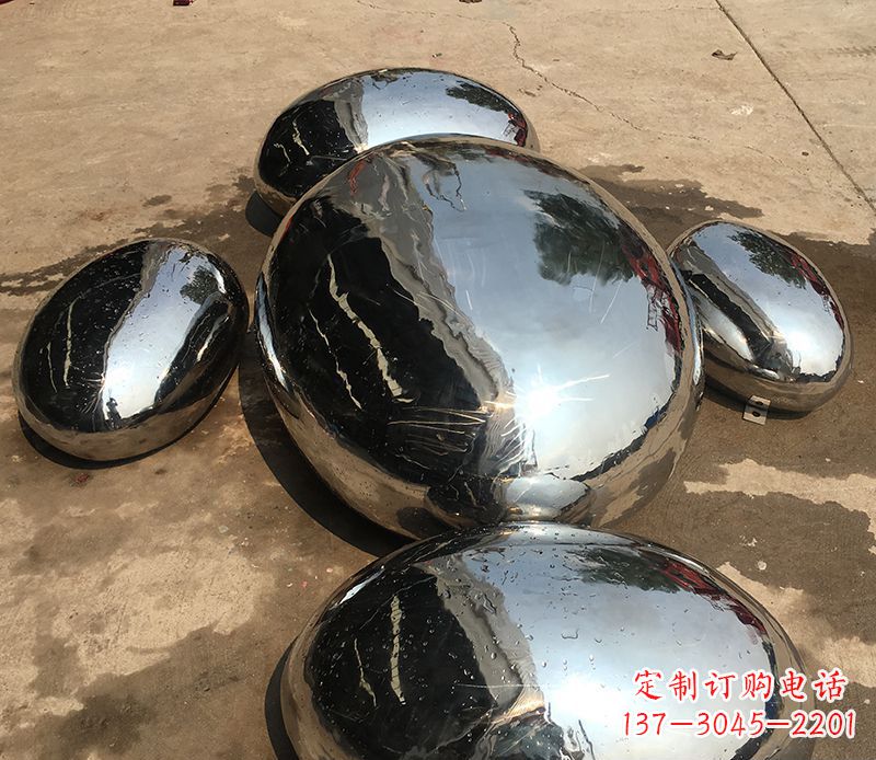 日照精致灵动的不锈钢水滴雕塑