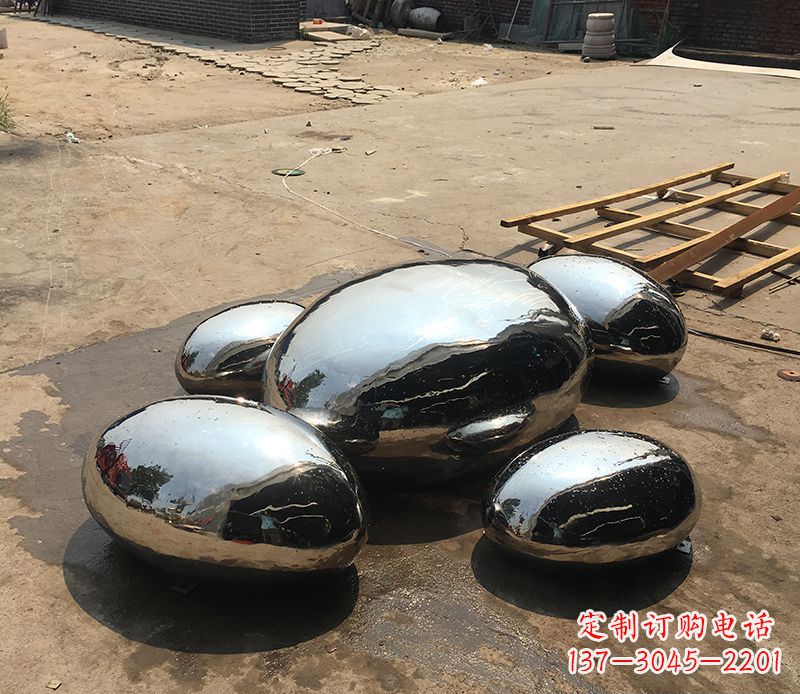 日照不锈钢水滴雕塑给景观增添独特魅力
