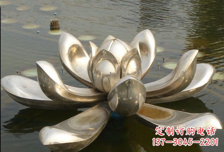 日照不锈钢水面上的莲花雕塑