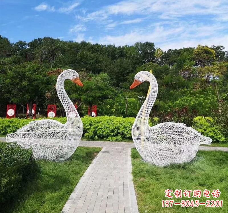 日照不锈钢天鹅雕塑——象征着爱与和平