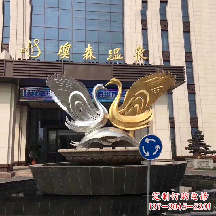 日照高贵而优雅不锈钢天鹅雕塑