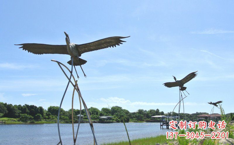 日照不锈钢仙鹤雕塑象征着自由之美
