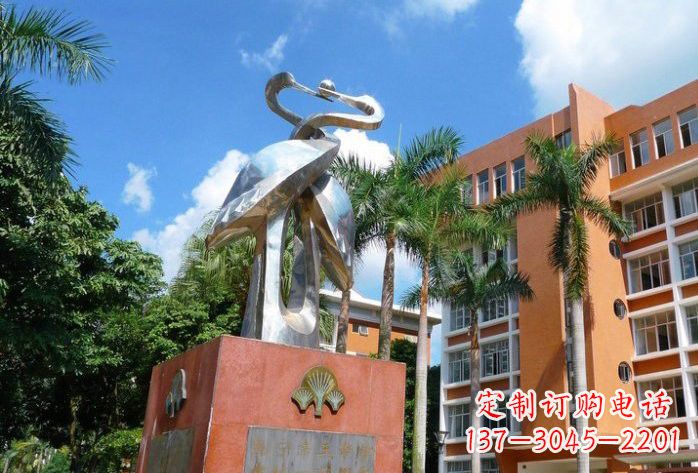日照不锈钢仙鹤雕塑美丽而神秘
