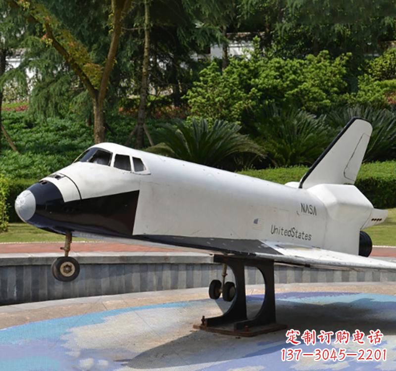 日照不锈钢飞机雕塑给空中增添梦幻氛围