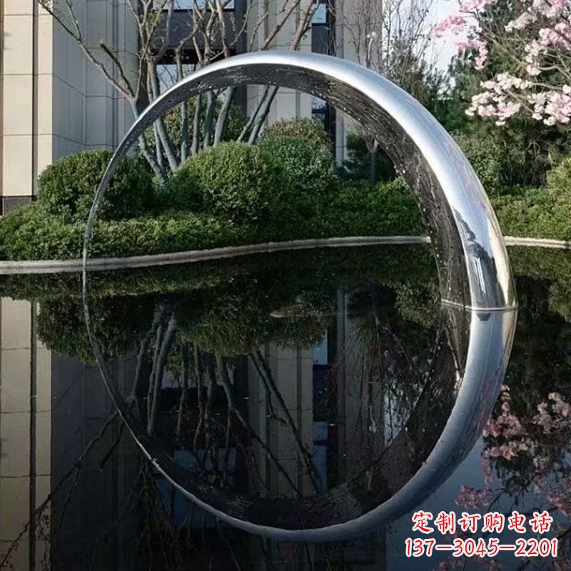 日照不锈钢月亮雕塑璀璨照亮夜空