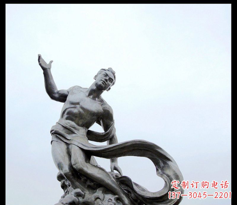 日照浪花上的勇敢者——不锈钢站立的男人雕塑