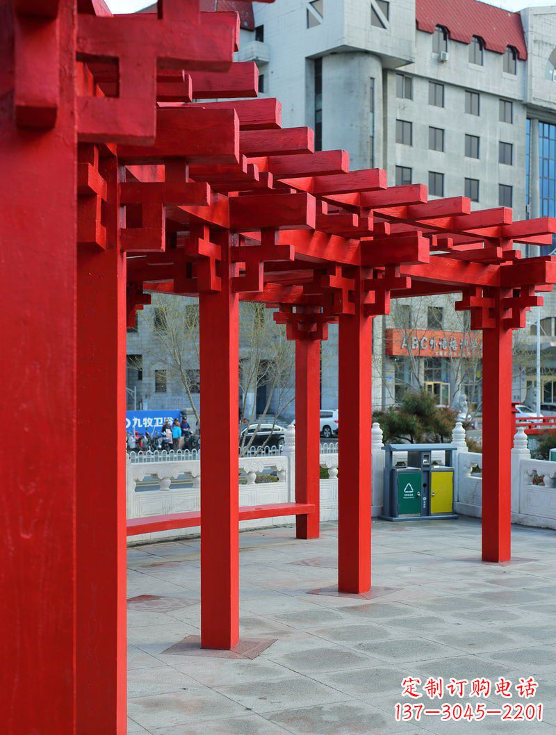 日照长廊雕塑描绘城市景观的艺术作品