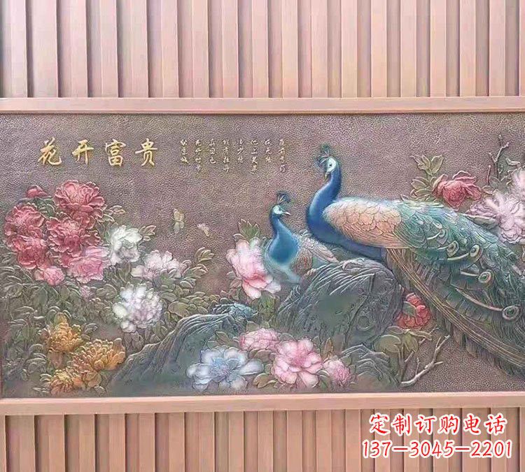 日照锻铜孔雀雕塑——精致而神奇的艺术品