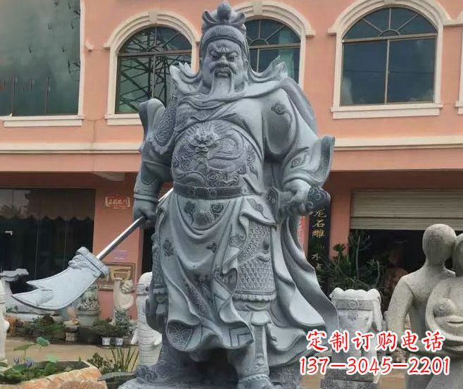 日照神秘的关公石雕