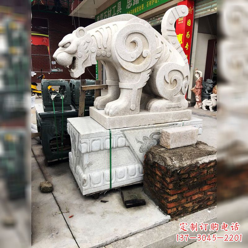 日照大理石广场大门上的精美豹子雕塑