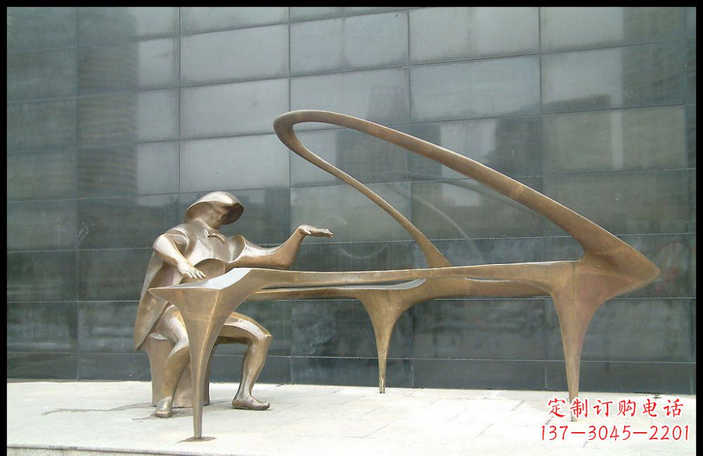 日照钢琴雕塑融合音乐与艺术的完美结晶