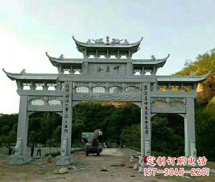 日照村口石雕牌楼千百年文化瑰宝