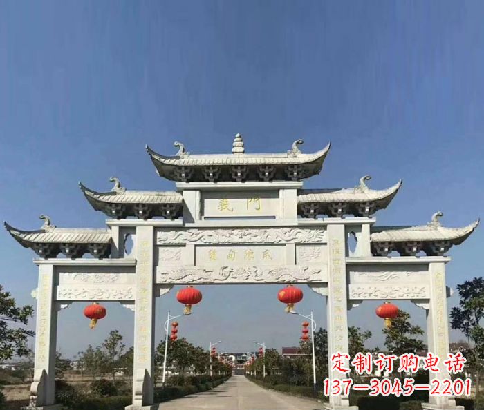 日照传承百年,村口牌楼雕塑的历史