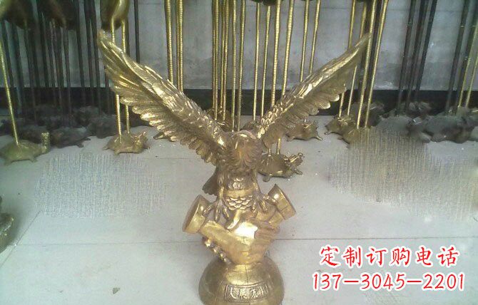 日照大展宏图老鹰铜雕展现雄鹰的威严和气势