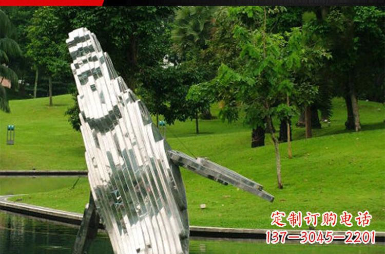 日照温馨活泼的不锈钢动物企鹅雕塑