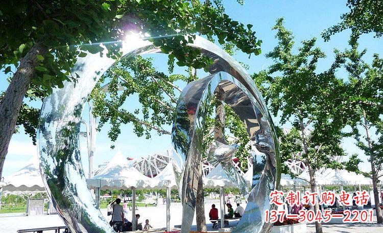 日照高端实木不锈钢镀层圆环雕塑