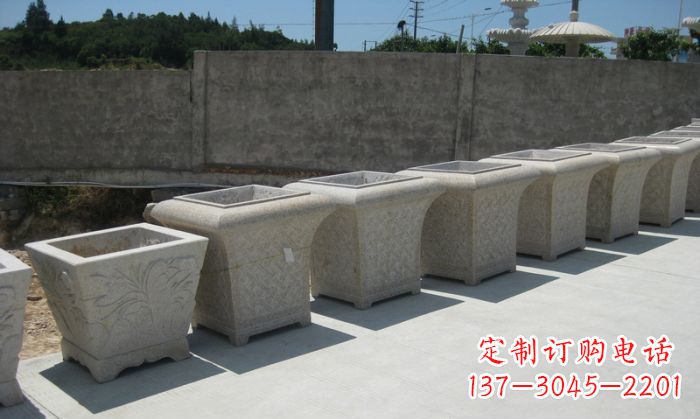 日照大理石花盆石雕 – 在公园展现精美自然风貌