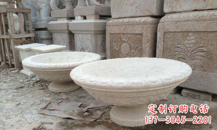 日照细腻雅致的大理石花盆石雕