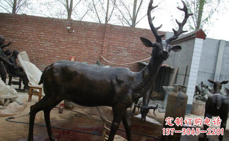 日照公园梅花鹿小鹿动物铜雕