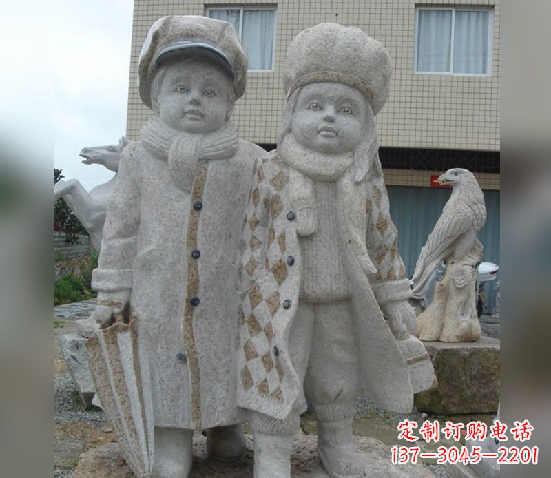 日照公园情侣人物石雕